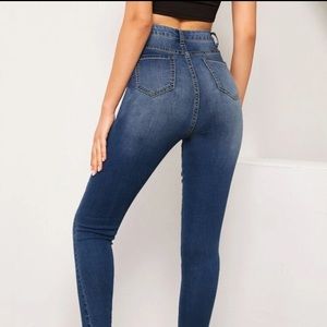 🤩SHEIN JEANS NEVER WORN SIZE SMALL🤩
